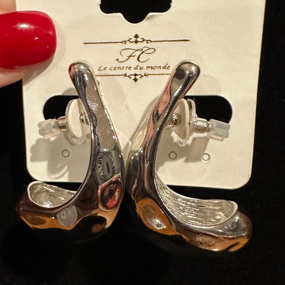 Silver Hammered Scoop Earrings, NWT - Picture 5 of 9